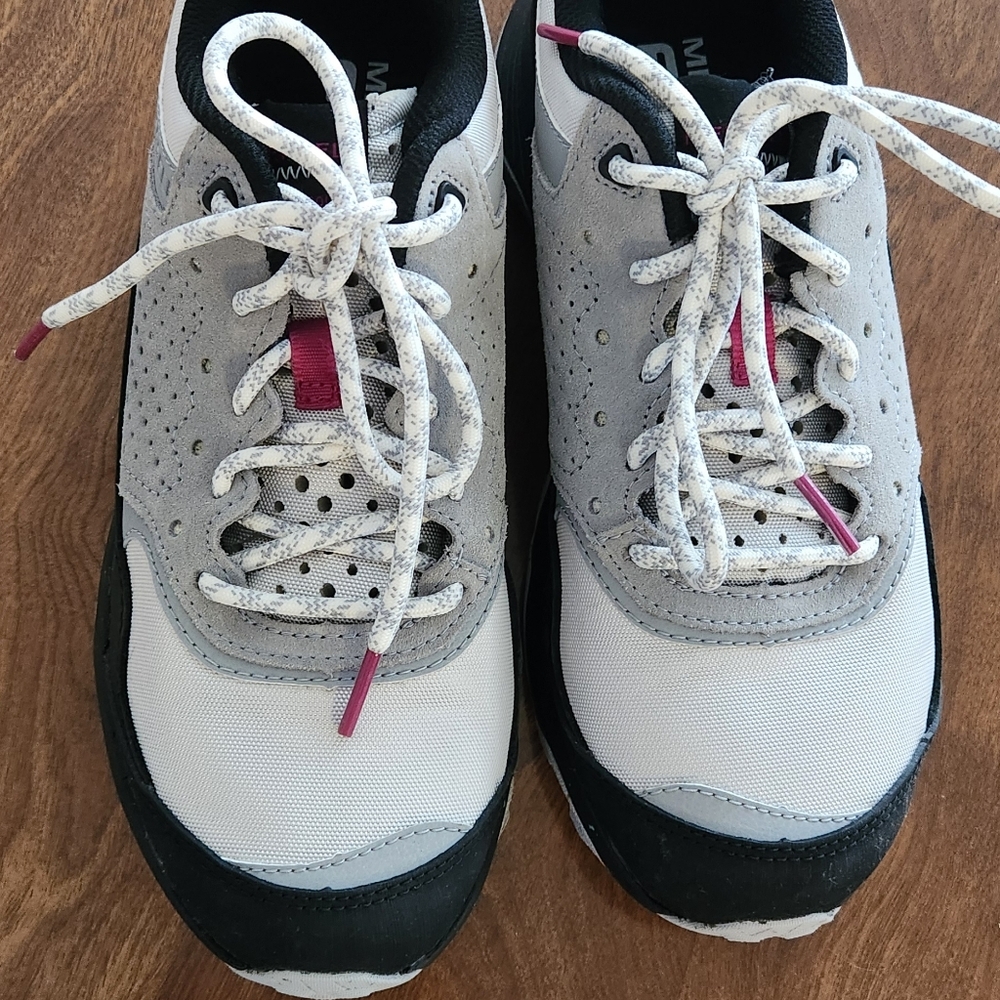 Ladies size 9 Merrell Speed Solo